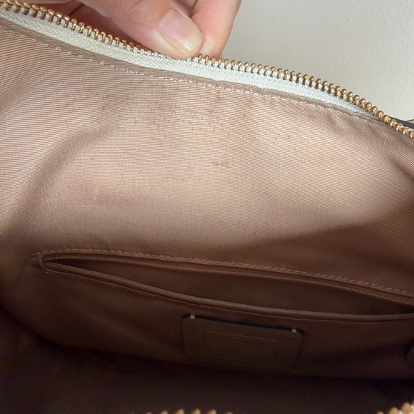 Coach Jules Hobo bag in chalk/white refined pebble leather - Picture 12 of 16